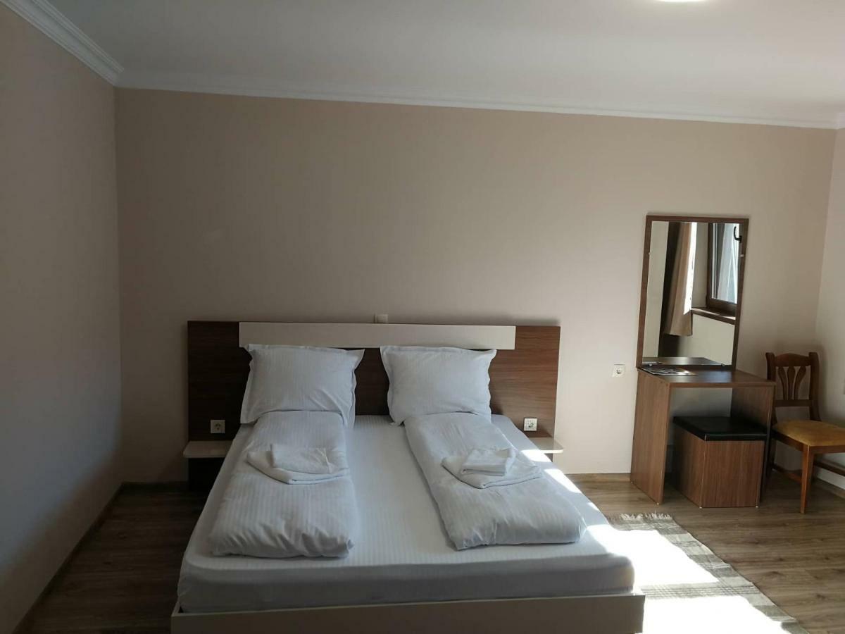 Слънчевата Къща Hotell Kovačevica Exteriör bild