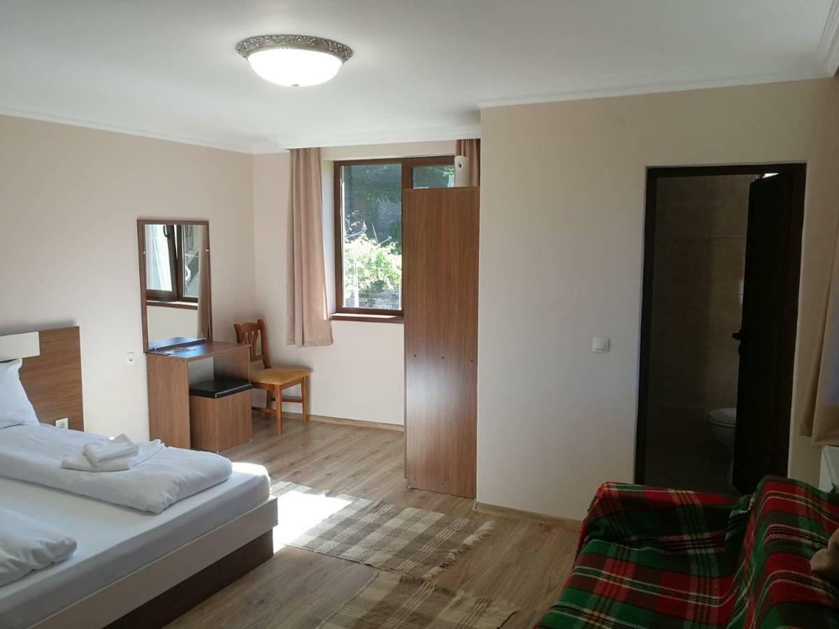 Слънчевата Къща Hotell Kovačevica Exteriör bild